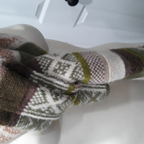 GAP brown and green lambswool scarf. Mint condition. - Picture 3 of 6